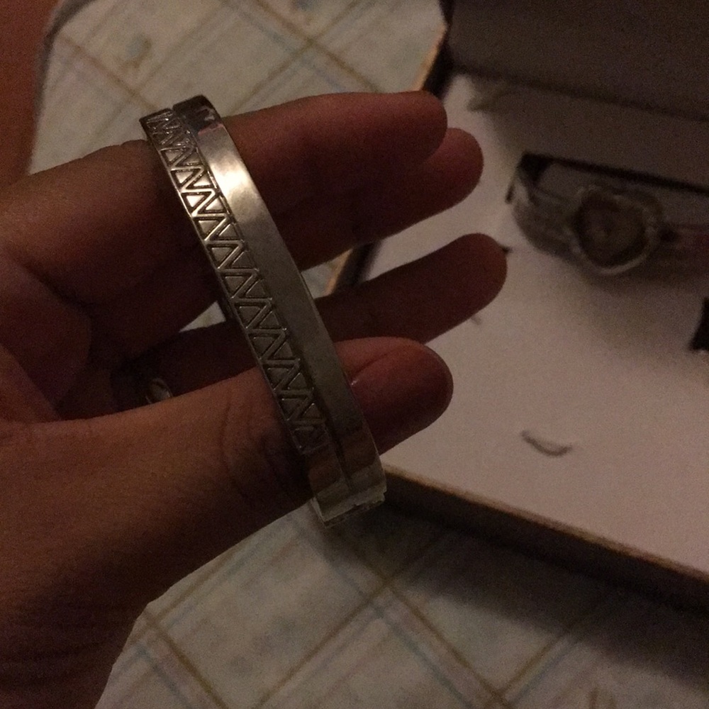 Bracelets - Picture 5 of 8